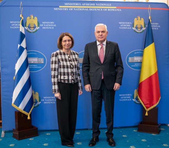Defence Minister’s meeting with the new Ambassador of the Hellenic Republic to Romania 
