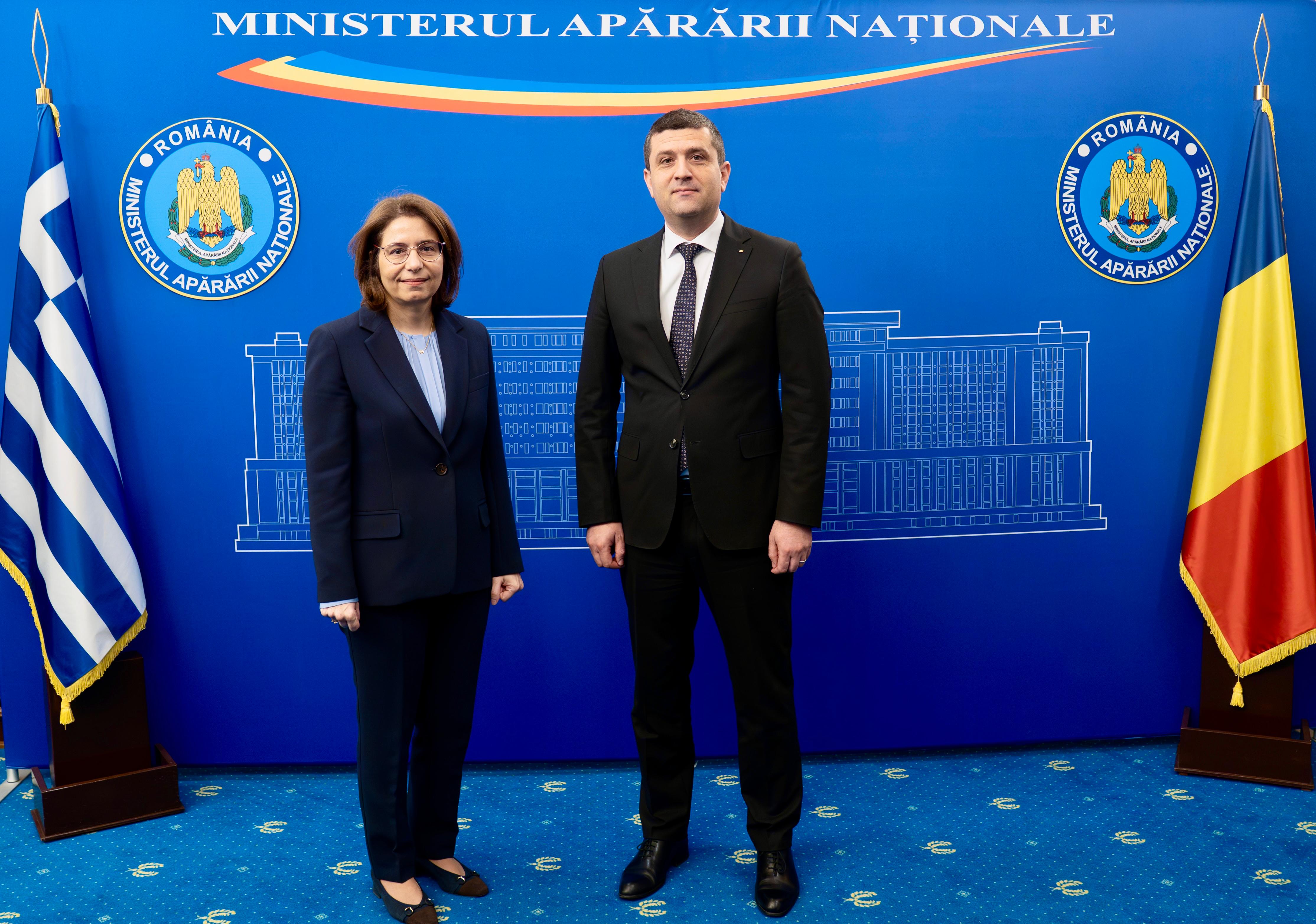 Defence Minister’s meeting with the Ambassador of the Hellenic Republic to Romania